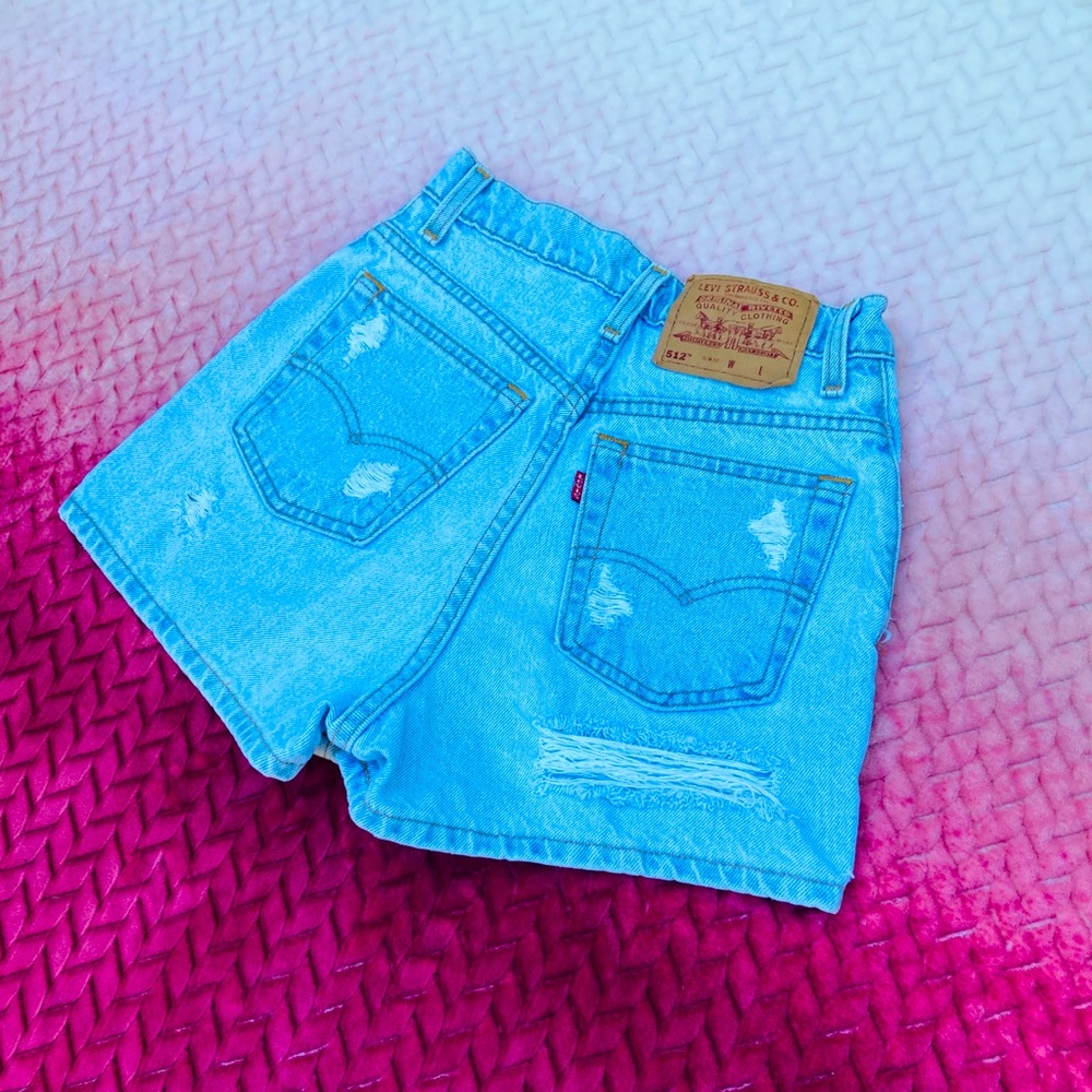 🌸High waisted 512 Levi’s jean shorts